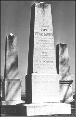 Papi Boros Sámuel és második felesége Burián Mária obeliszkje a szentesi Alsó-Református temetőben.
