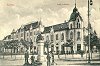 Kossuth mellszobra 1898-1934 között állt a "híresztelő kő" helyén. Szilágyi Dezső színezett lapja, 1919. Forrás: a Szentesi Levéltár képeslapgyűjteménye