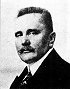 Bugyi Antal (1871-1960) főjegyző, lapkiadó, a Zsoldos Rt. vezérigazgatója, nemzetgyűlési képviselő - dr. Bugyi István édesapja. Forrás: Szentes helyismereti kézikönyve - 2000