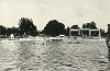 Vizilabdázók az 50 méteres sportmedencében - Fridrich János felvétele 1937-ből. Forrás: a Szentesi Levéltár képeslapgyűjteménye