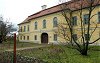 Szegvári megyeház - szimbólum: egymásba nyíló termeket rejt a szegvári főtéren lévő épületet Fotó: Karnok Csaba