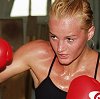 Dr. Csábi Bettina, a Felix-Promotion kétszeres világbajnok bokszolónője Szentesre készül. Fotó: www.profibox.hu
