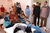 Máltaisok a hajléktalanszállón - ajándékokkal. Fotó: Vidovics Ferenc - 2003