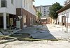 A szentesi sétálóutca felújításával késnek a kivitelezők. A Nagy Ferenc utca rekonstrukciójával várhatóan augusztus elején végeznek. Fotó: Blahó Gabriella