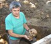 Dr. Szabó János József régész az ásatáson. Fotó: Vidovics Ferenc - 2004