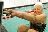 Nyugdíjasként kezdett el rendszeresen úszni a mindig mosolygós Kovács Imréné. Fotó: Tésik Attila