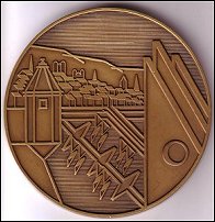 Commemorative  medal given to yachts to celebrate opening of the marina in Horta, Azores in June 1986 (CLICK here!) - A Hortai jachtkik�t� megnyit�sa alkalm�b�l a haj�soknak adott eml�k�rem. Azori szk., 1986. j�nius (KATT ide!)