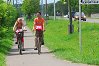 Az egyik legforgalmasabb megyei bicikliút lett a két várost összekötő. Fotó: Tésik Attila