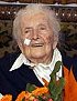Ibolya Károlyné 2006. május 5-én ünnepelte 100. születésnapját a Céhház utcában. Fotó: Vidovics Ferenc