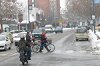 Körforgalom épül a Klauzál utcai kereszteződésben is. Az utca jobb oldalán látható parkolók helyén bicikliút fut majd. A szerző felvétele