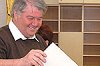 Szirbik Imre leadja a szavazat�t. Fot�: Vidovics Ferenc