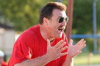 Peng� L�szl� "sz�kimond". Fot�: Vidocics Ferenc - 2004