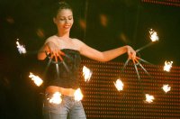 L�tv�ny, �gyess�g elegancia. Sikert arattak a g�l�n a t�zzsongl�r�k. Fot�: Blikk