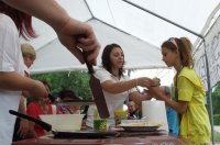 �jjel-nappal s�tik a palacsint�t Derekegyh�zon - ezzel �j Guinness-rekordot akarnak fel�ll�tani. A szerz� felv�tele