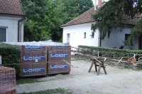 Az eg�szs�gh�zat a p�nteken kezd�d� falufesztiv�lon avatj�k fel. A szerz� felv�tele