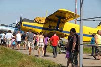 Sokan l�togattak ki a szentesi rep�l�t�rre a 2010. augusztus 20-�n megrendezett rep�l�napra. Fot�: Vidovics Ferenc