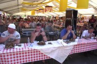 A versenyz�k: nagy volt a k�zdelem. A szerz� felv�tele 