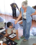 Hosszas eszmecsere ut�n v�lasztott�k ki a legjobb 60 alkot�st a zs�ritagok. A szerz� felv�tele 