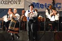 Koncert az Ifih�z szabadt�ri sz�npad�n. Fot�: Vidovics Ferenc - 2001