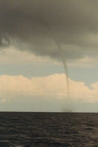 A water spout seen near the Azores Islands - V�zi torn�d� az Azori-szigetekn�l