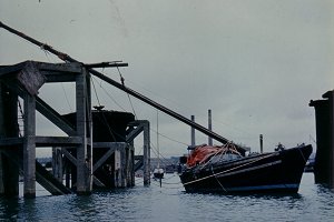 Stepping the mast - Az �rb�c fel�ll�t�sa