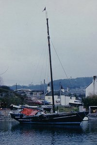 Men-A-Vaur under sail - A "Men-A-Vaur" a tengeren