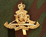 RA beret badge - www.firepower.org.uk