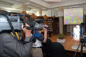 A Szentesi Mozaik tudósítása a Civil TV megalakulásáról - Fotó: Vidovics Ferenc - 2005