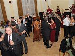 A t�nchoz a Murphy Band h�zta a talpal�val�t